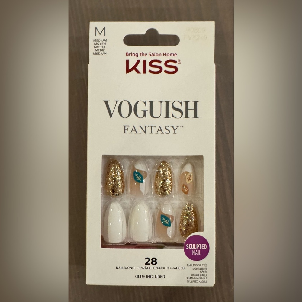Kiss Vogueish Fantasy Gold and White Nails